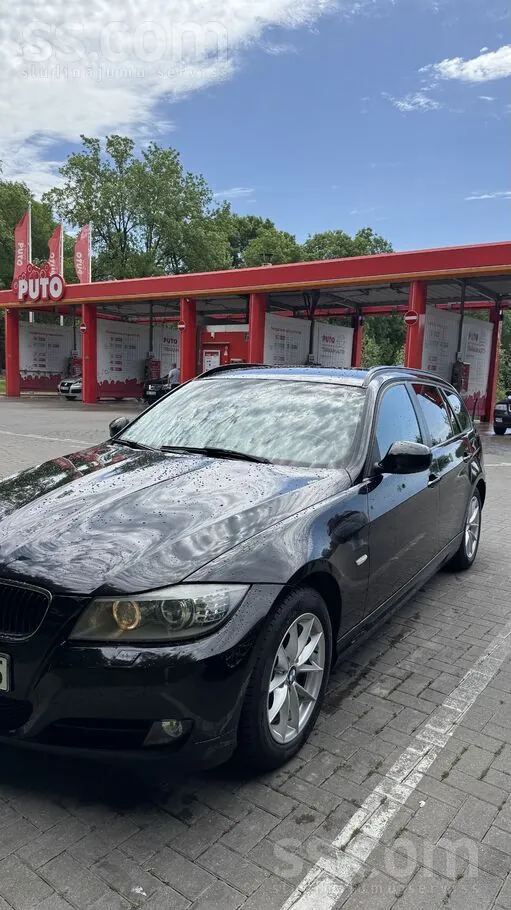 BMW 318 2011 photo 3