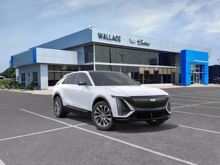 Cadillac Lyriq 2027 photo 2