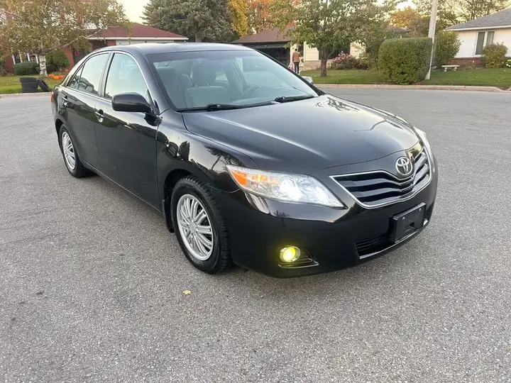Toyota Camry 2011 photo 2