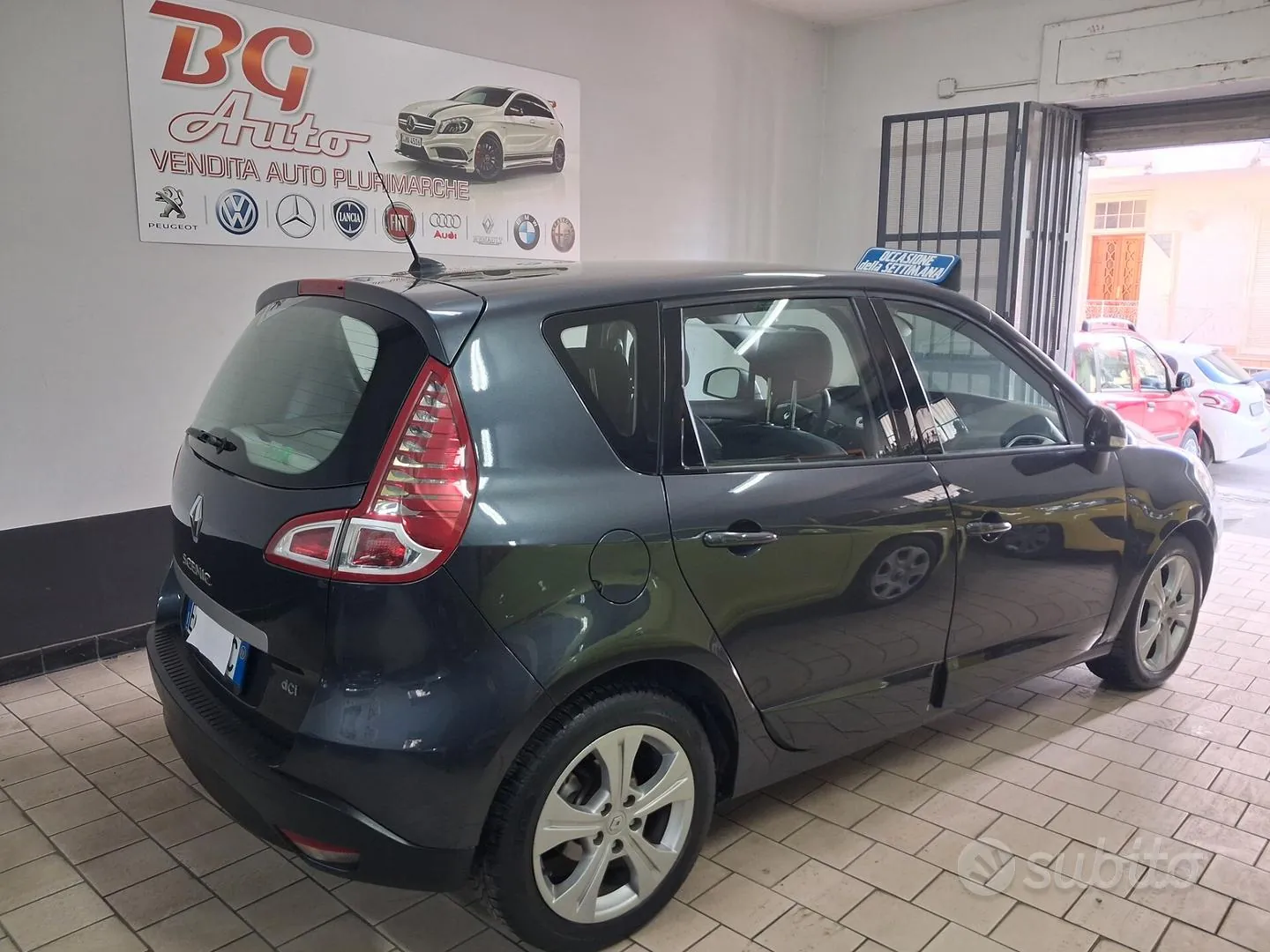 Renault Scenic 2011 photo 5