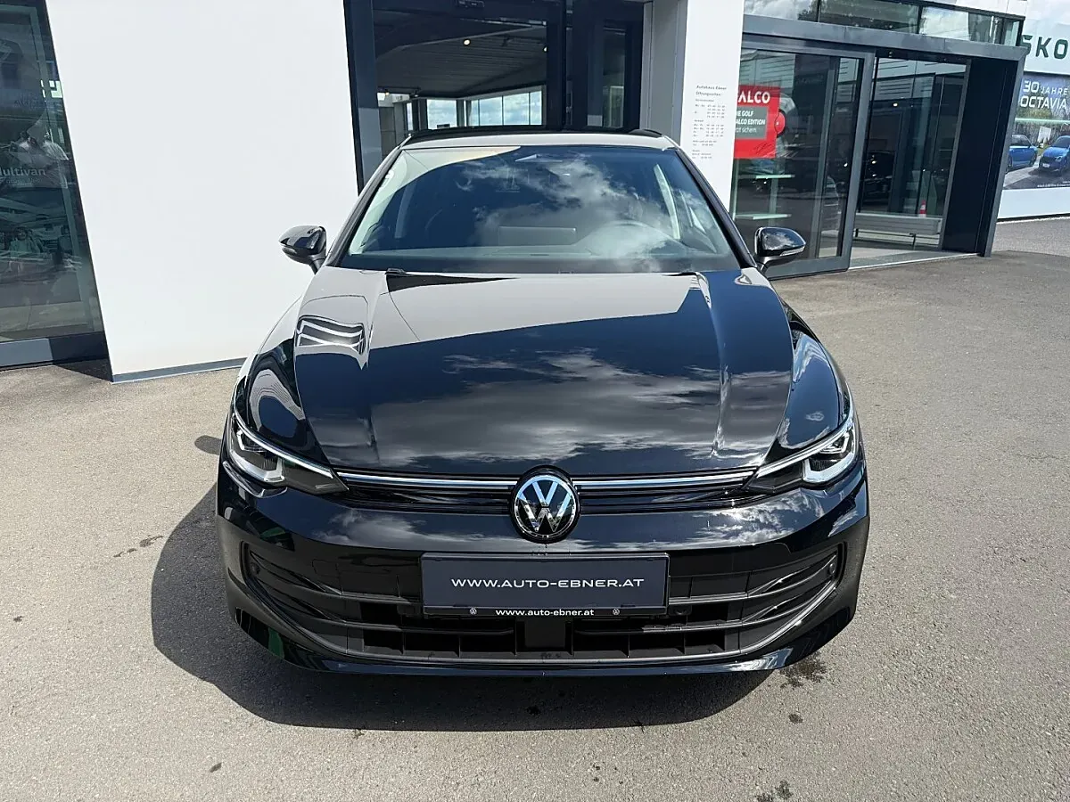 Volkswagen Golf 2026 photo 2