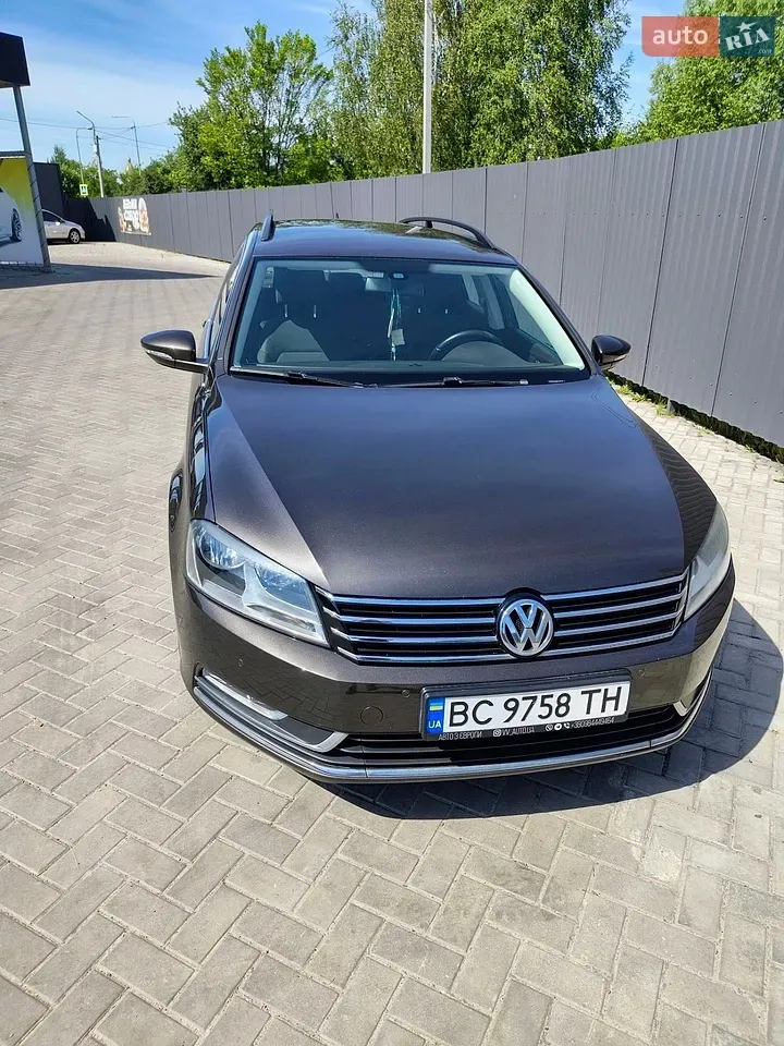 Volkswagen Passat 2013 photo 2