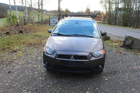Mitsubishi Colt 2012 photo 2