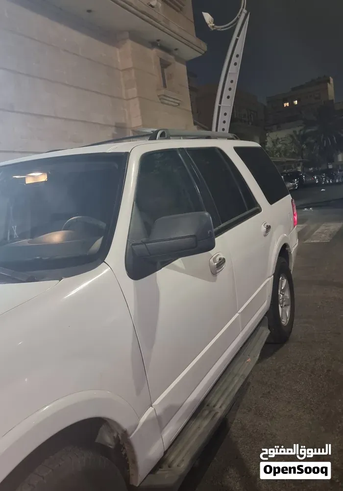 Ford Expedition 2010 photo 4