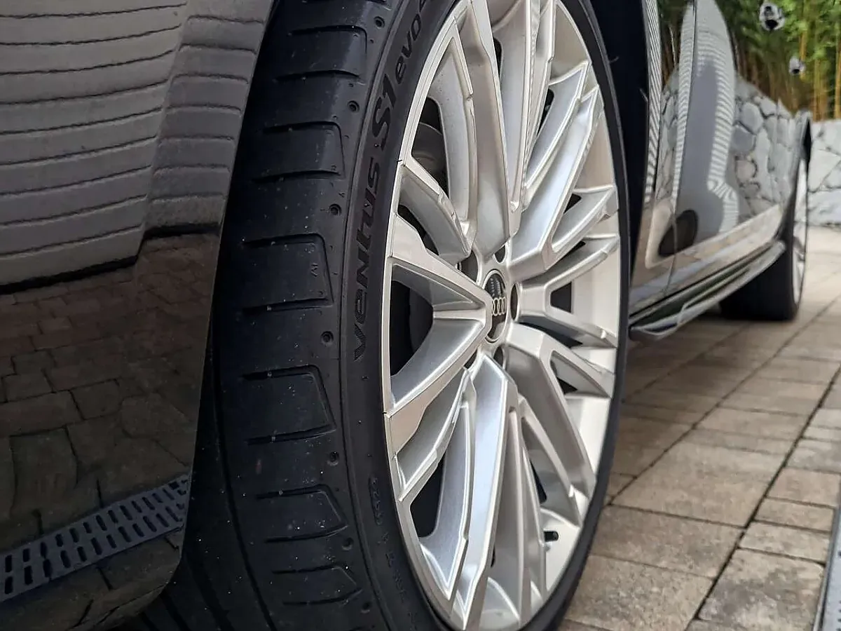 Audi A4 2023 photo 3