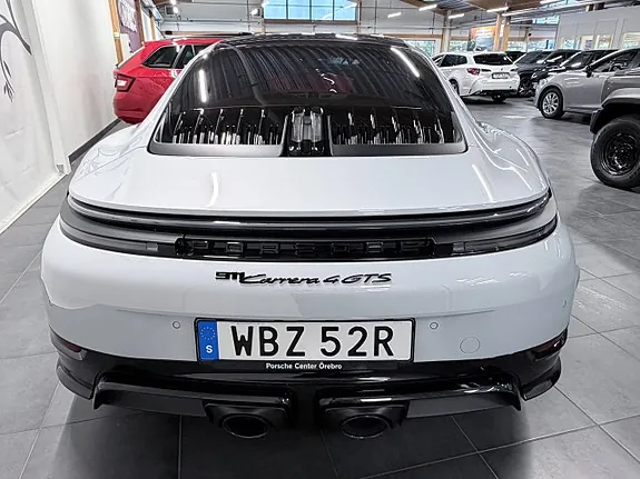 Porsche 911 Carrera 4 Gts 2025 photo 4