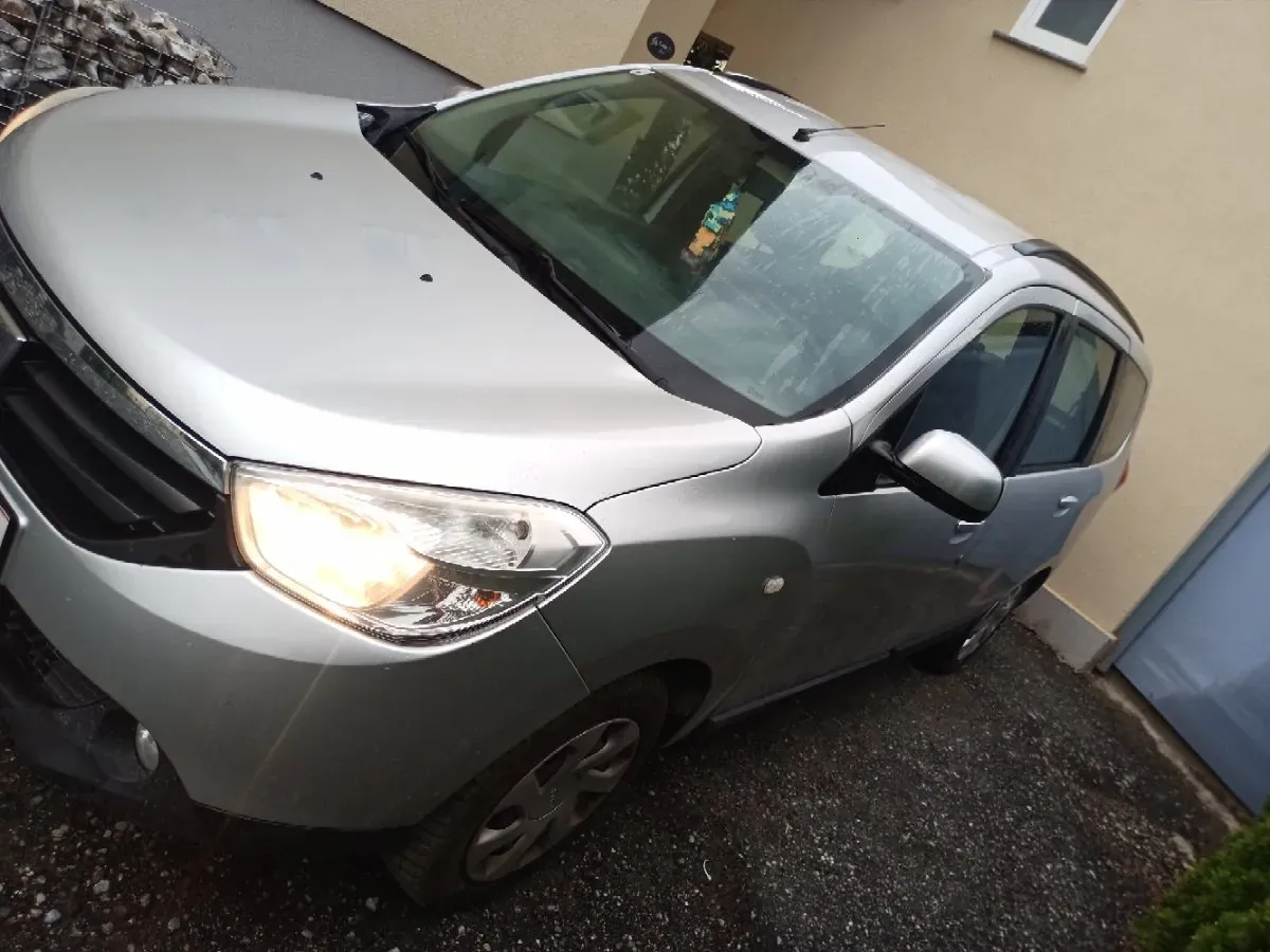 Dacia Lodgy 2013 photo 3