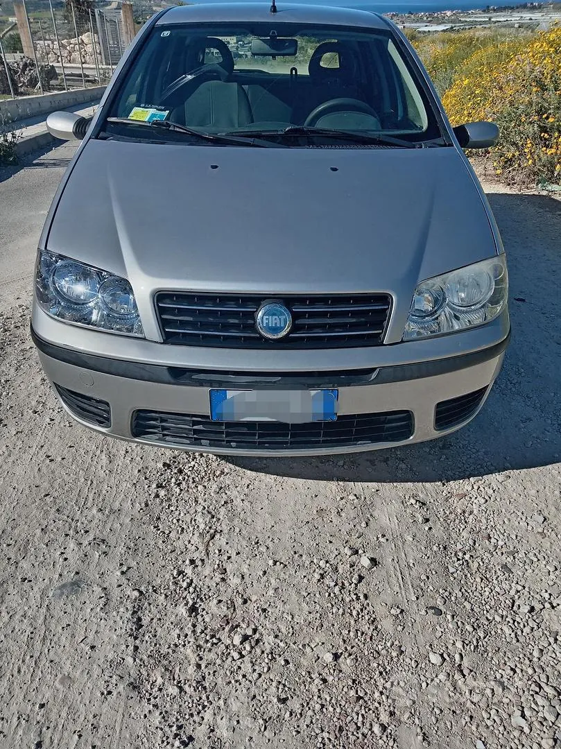 Fiat Punto 2005 photo 2