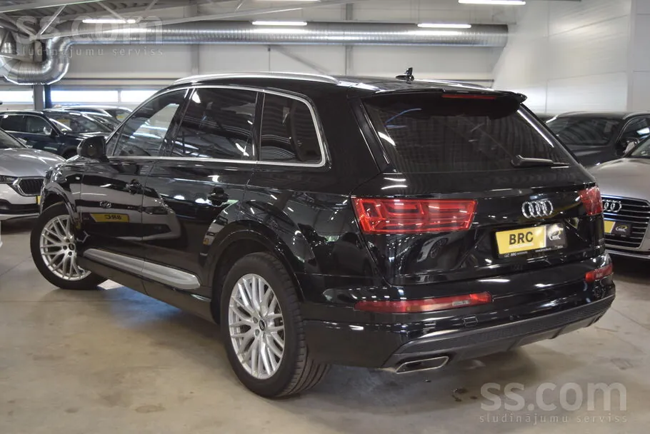 Audi Q7 2017 photo 2