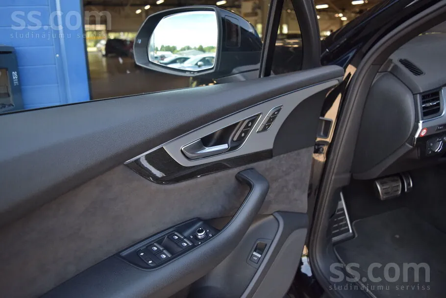 Audi Q7 2017 photo 3