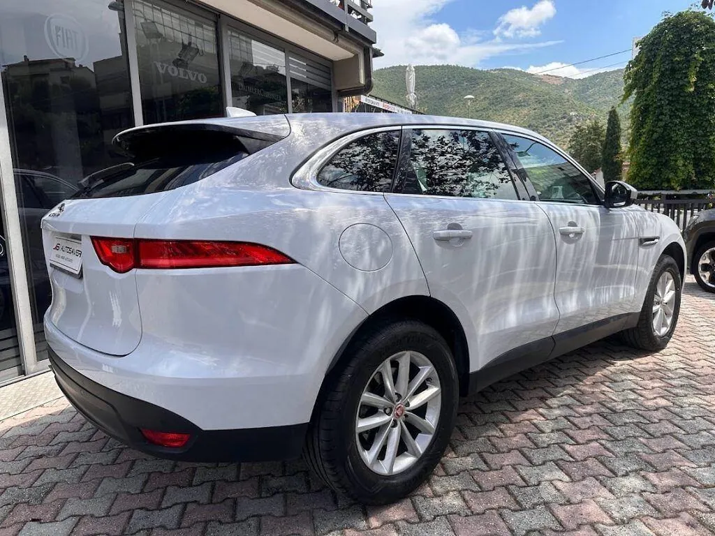 Jaguar F-Pace 2019 photo 2