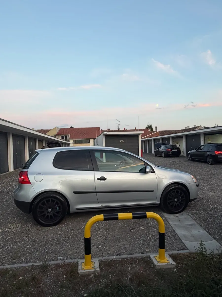 Volkswagen Golf 2004 photo 3