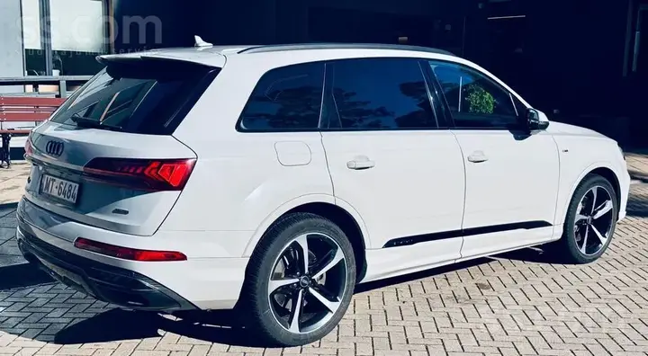 Audi Q7 2021 photo 4