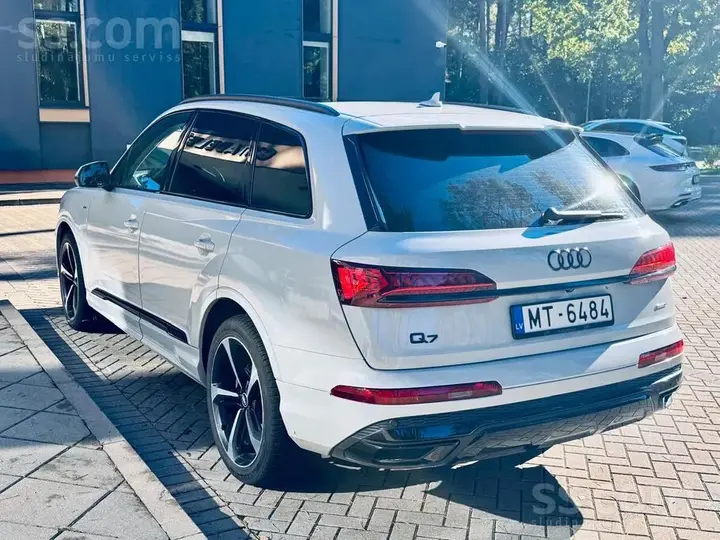 Audi Q7 2021 photo 3