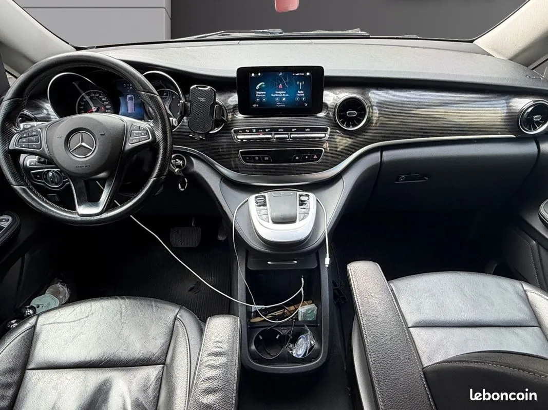 Mercedes-Benz V-Class 2020 photo 2