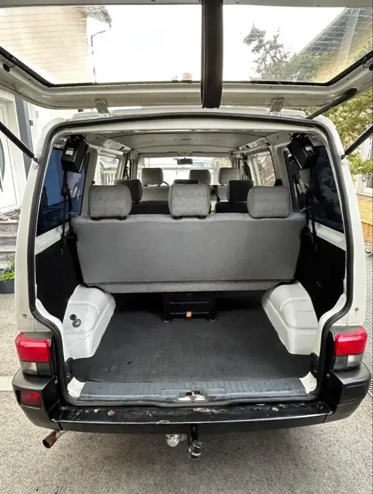 Volkswagen T4 1995 photo 3