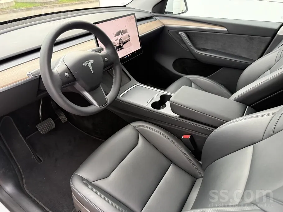Tesla Model Y 2023 photo 5