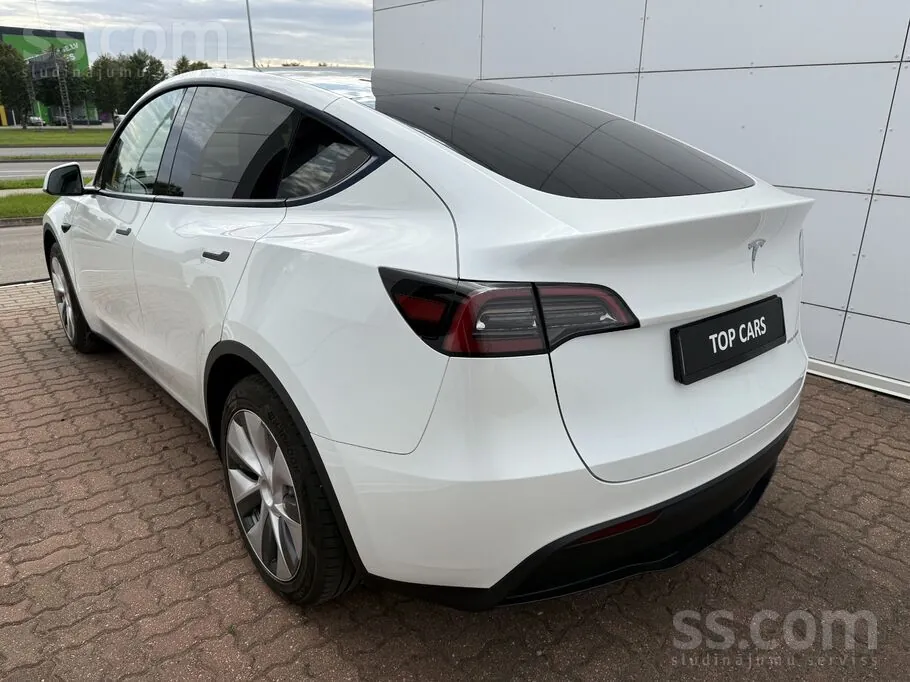Tesla Model Y 2023 photo 3