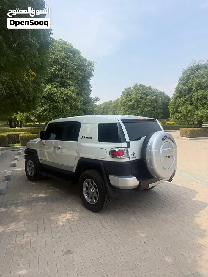 Toyota Fj 2012 photo 4