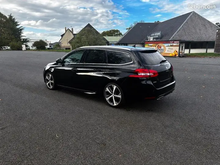 Peugeot 308 2018 photo 2