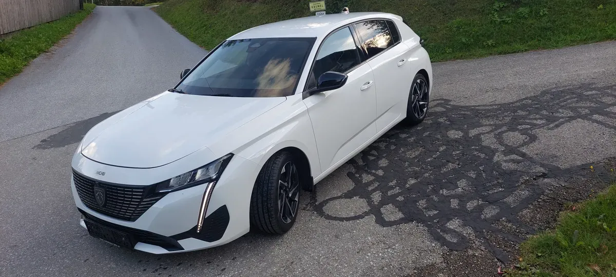Peugeot 308 2023 photo 2