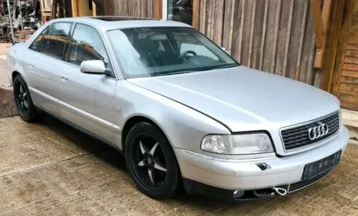 Audi A8 2002 photo 2