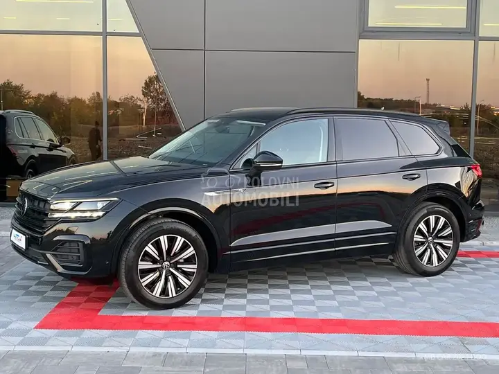 Volkswagen Touareg 2023 photo 3