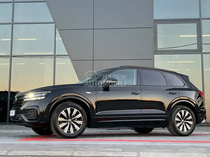 Volkswagen Touareg 2023 photo 2