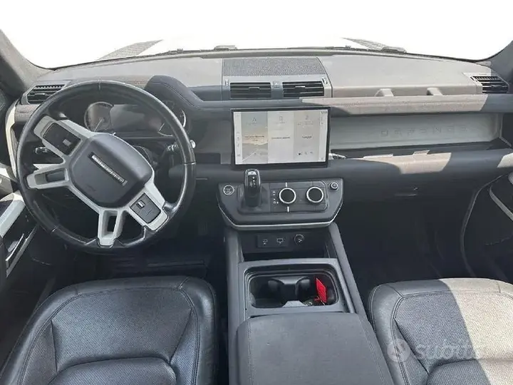 Land Rover Defender 2022 photo 4