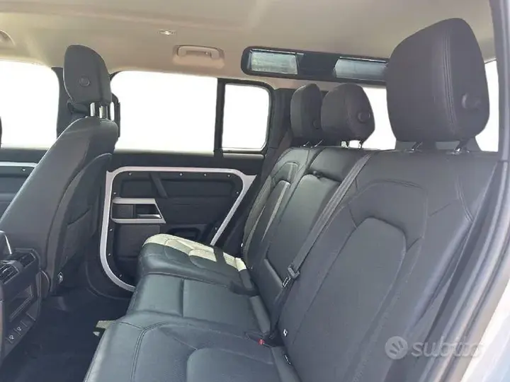 Land Rover Defender 2022 photo 5