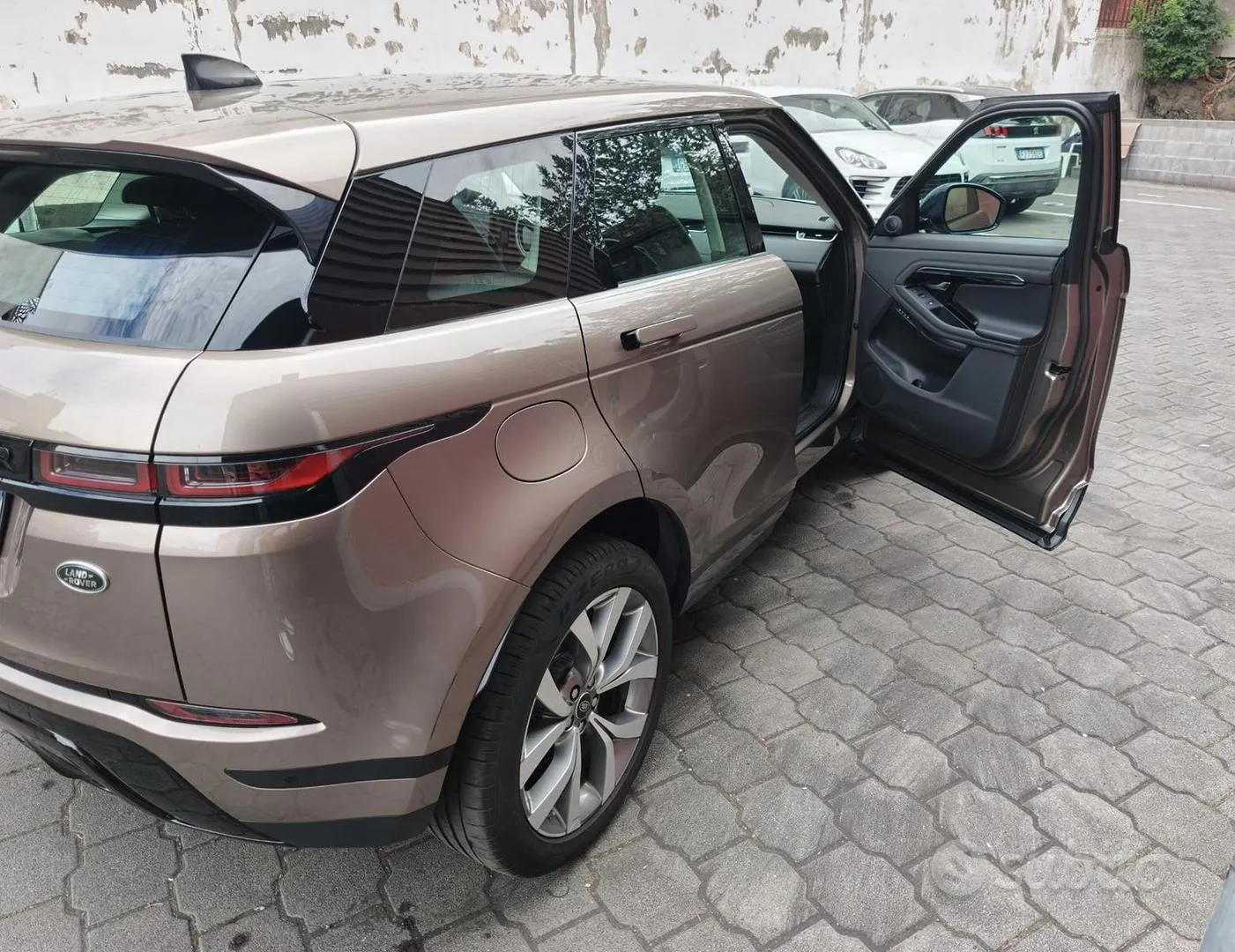 Land Rover Range Rover Evoque 2020 photo 3
