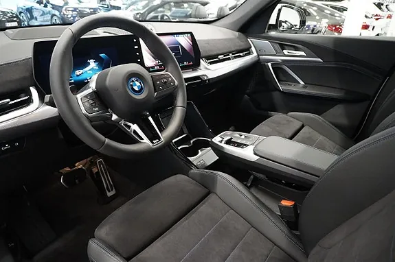 BMW Ix1 2027 photo 2