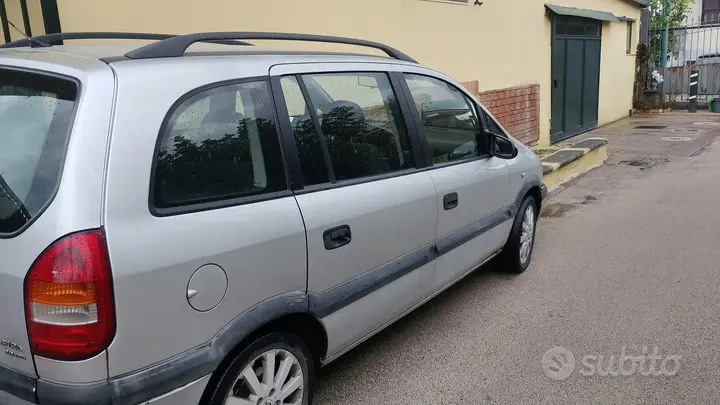 Opel Zafira 2002 photo 2