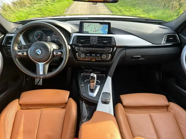 BMW 3 Series 2020 photo 2