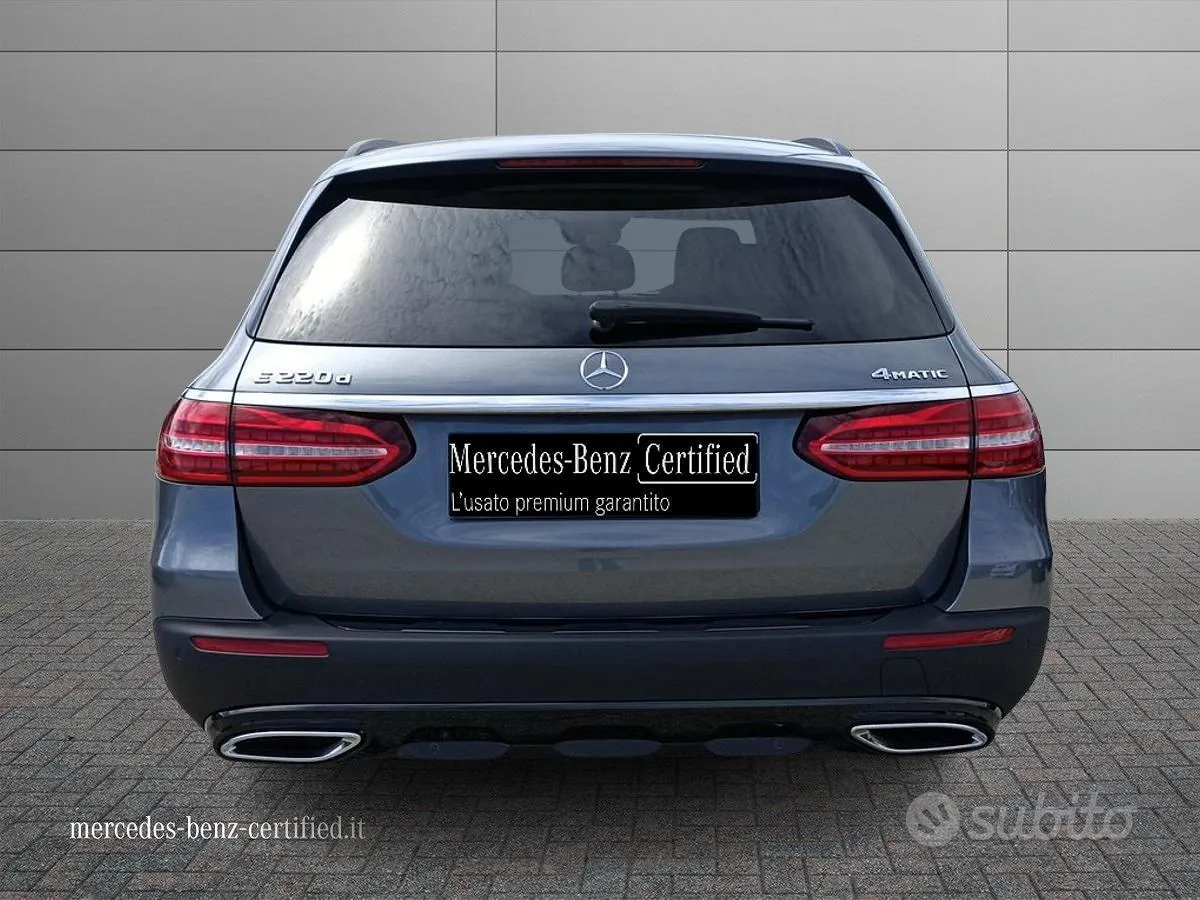 Mercedes-Benz E-Class 2023 photo 4