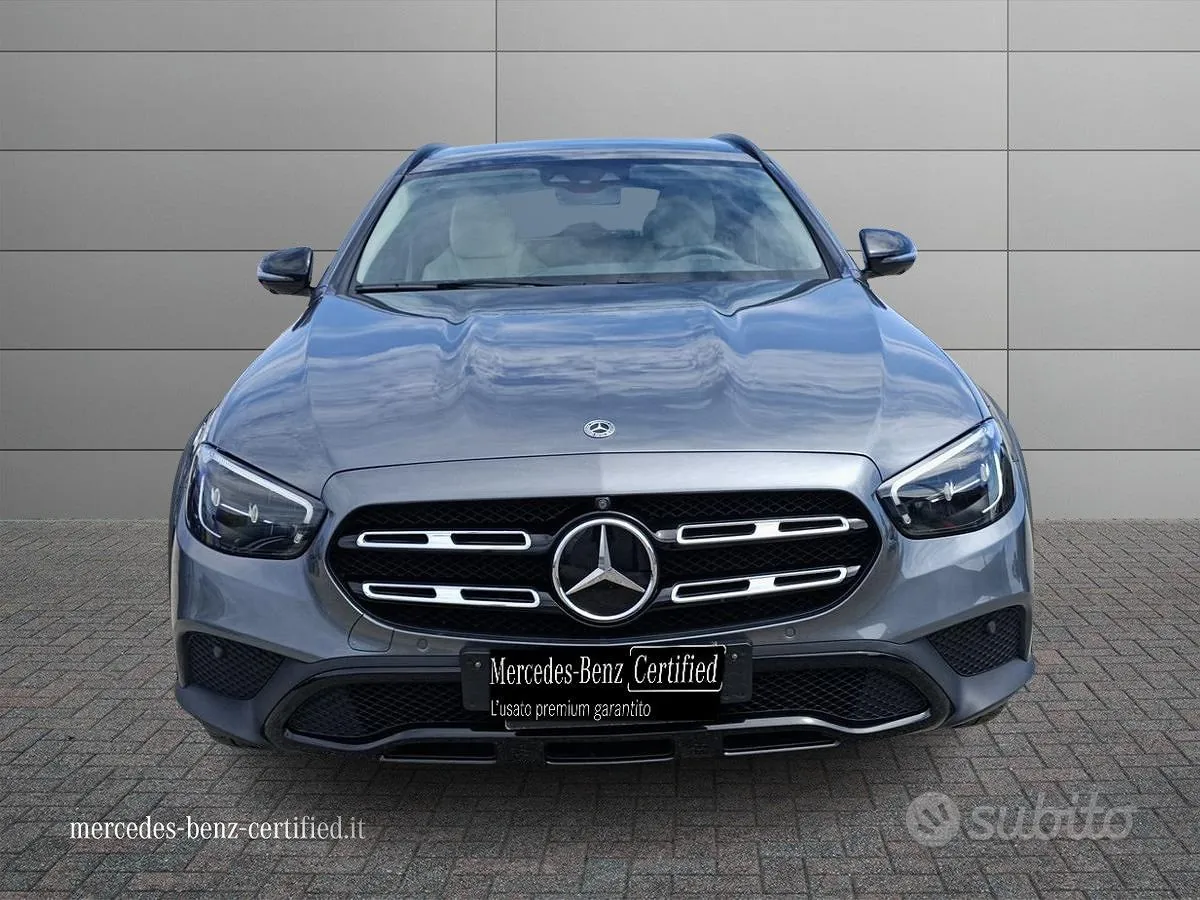 Mercedes-Benz E-Class 2023 photo 3