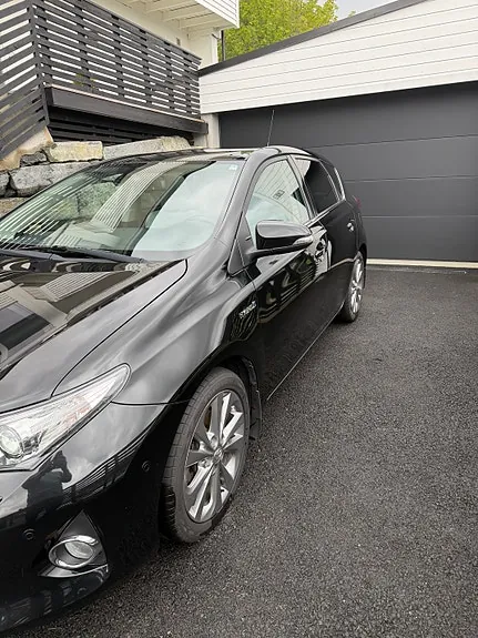 Toyota Auris 2015 photo 2