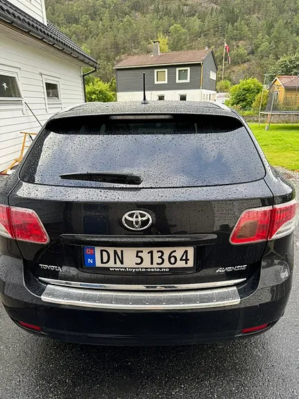 Toyota Avensis 2010 photo 2