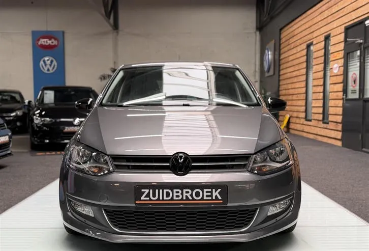 Volkswagen Polo 2011 photo 2