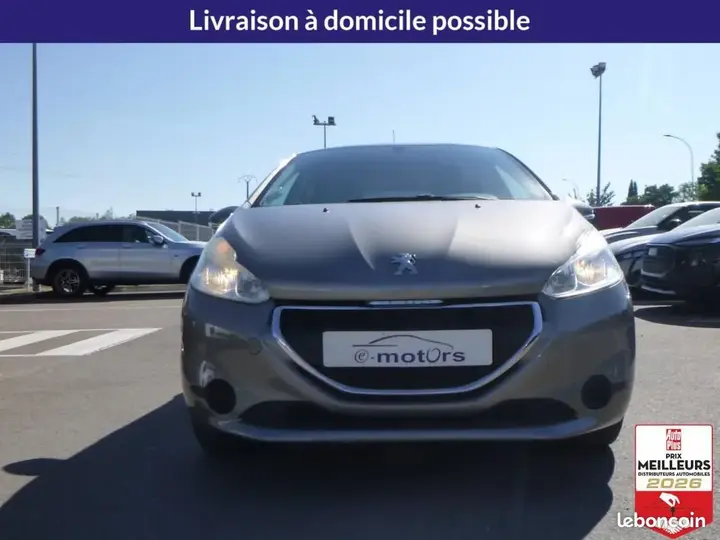 Peugeot 208 2013 photo 2