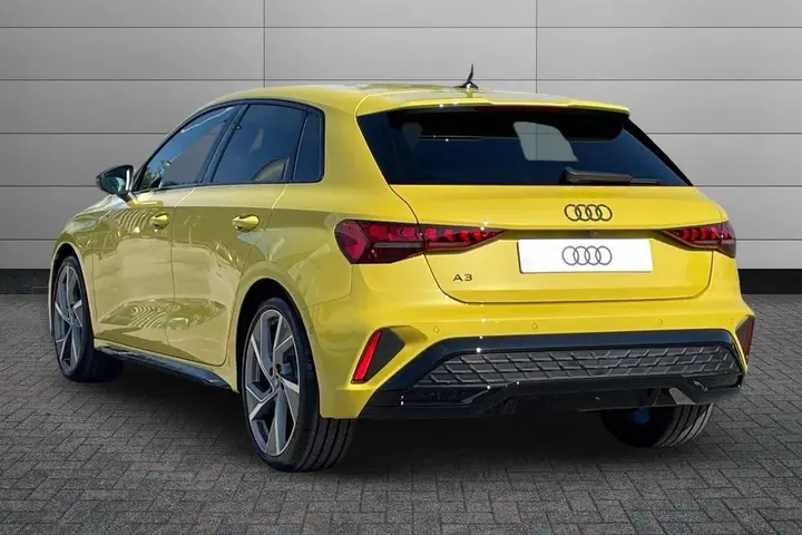Audi A3 photo 2
