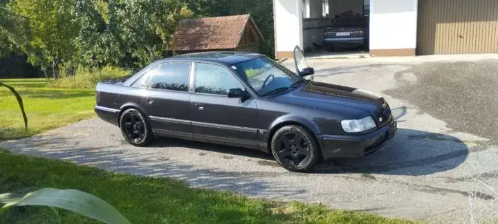 Audi 100