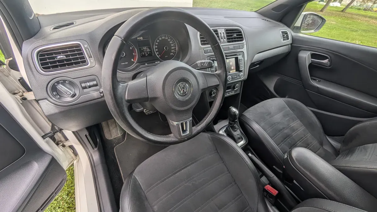 Volkswagen Polo 2011 photo 3