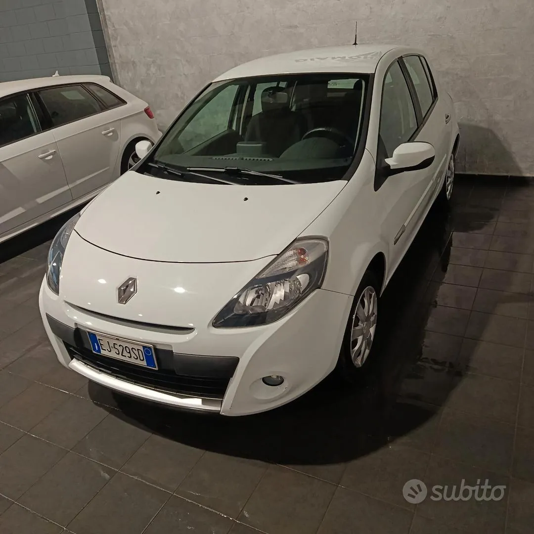 Renault Clio 2011 photo 4