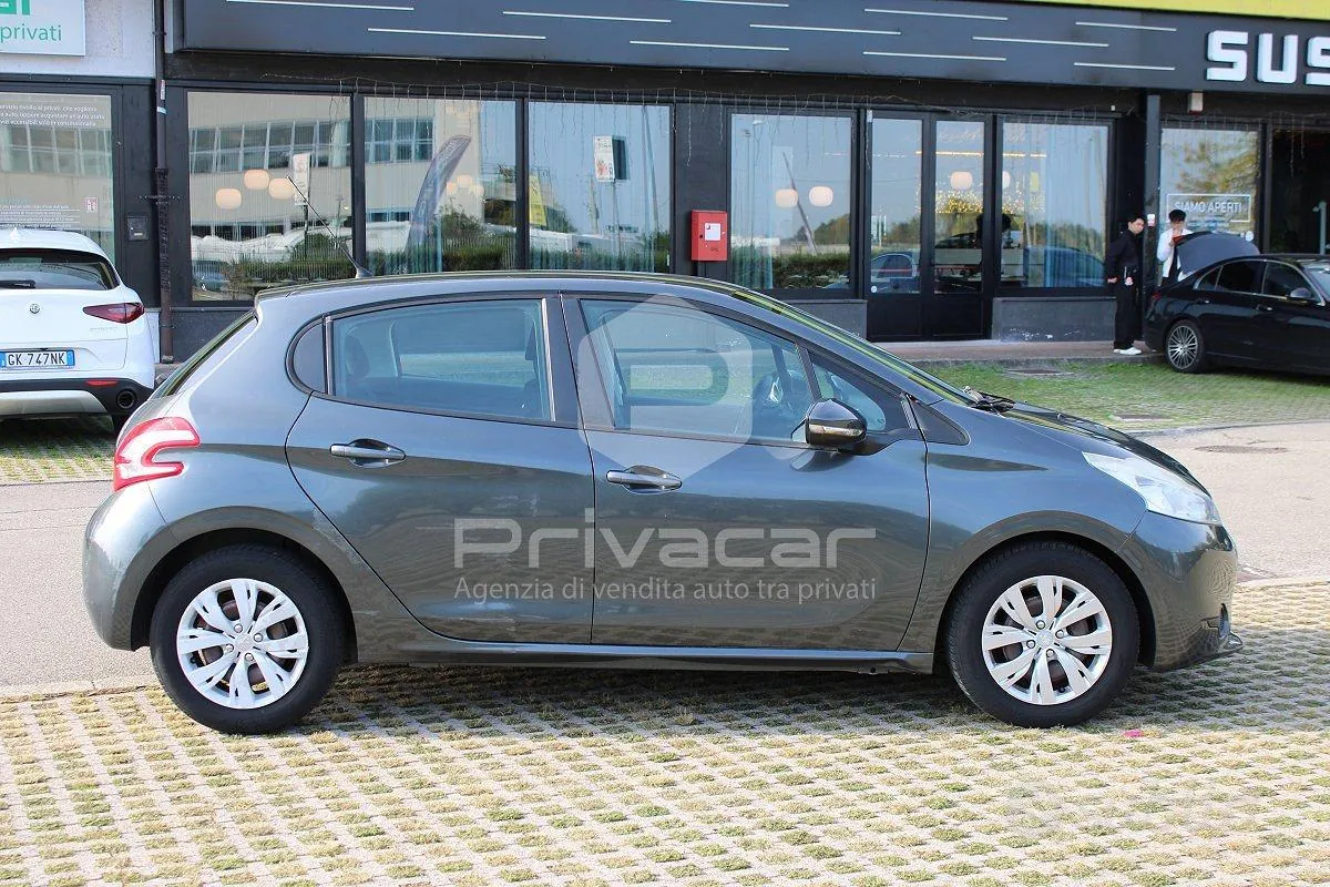 Peugeot 208 2013 photo 4