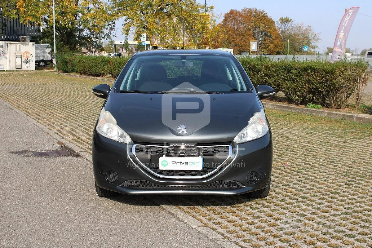 Peugeot 208 2013 photo 2