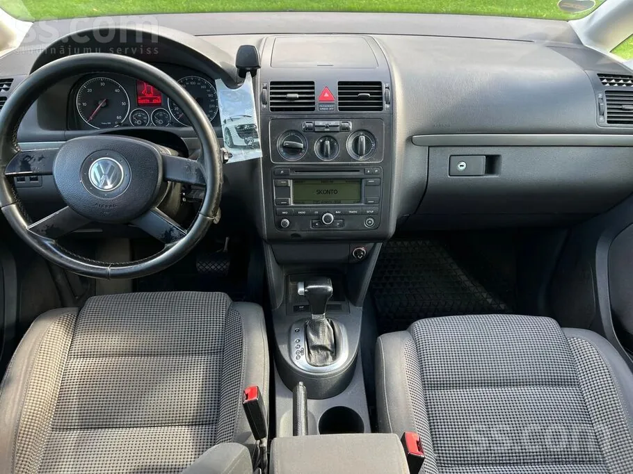 Volkswagen Touran 2005 photo 4