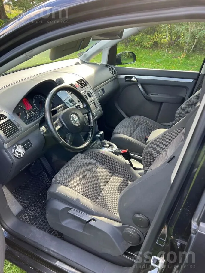 Volkswagen Touran 2005 photo 5