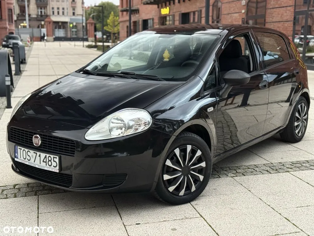 Fiat Grande Punto 2013 photo 2