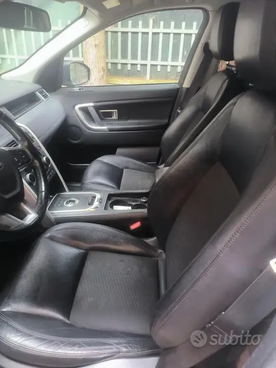 Land Rover Discovery Sport 2017 photo 5